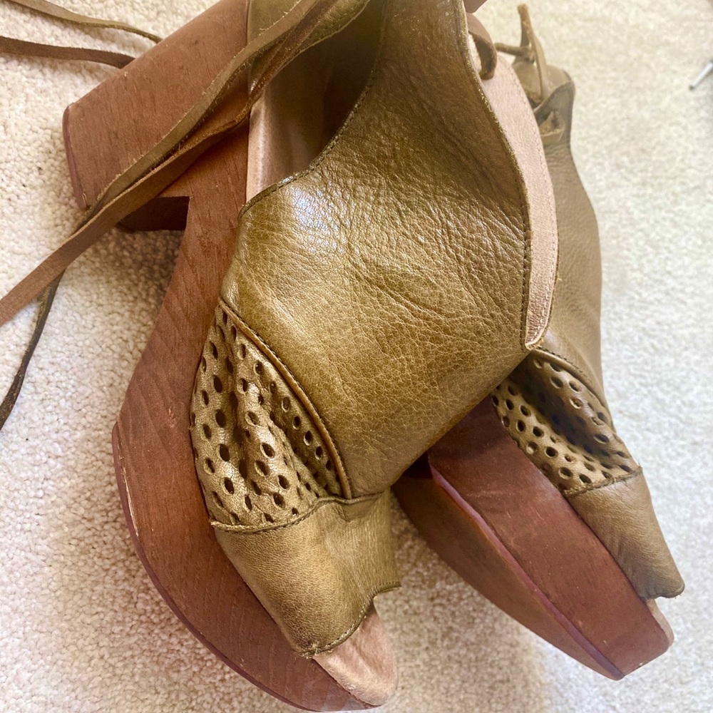 Free People Clogs